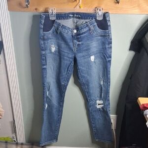 Gap MaternityTrendy Distressed Blue Women's Cropped Jeans. Size 28